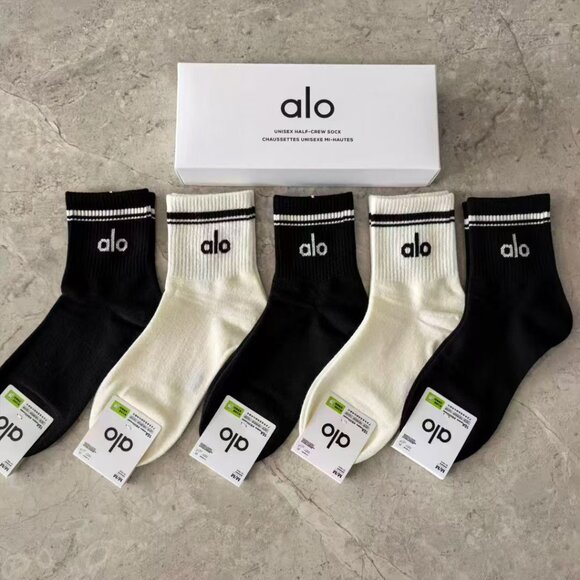 A30- ALO Yoga Women's Black & Cream Two-Stripe Half-Crew Socks 5-Pair Box Set
